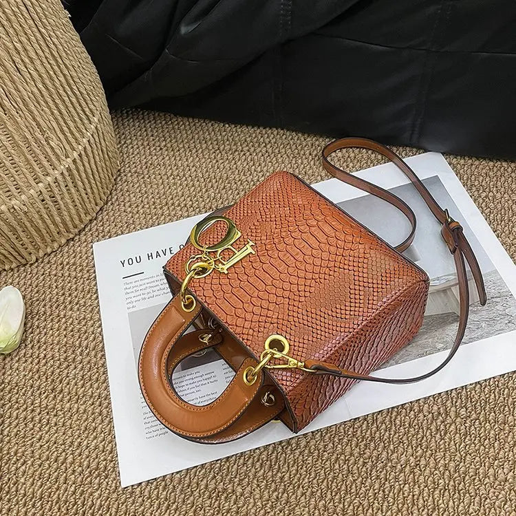 Elegant Crossbody Ladies Hand Bag High-end Luxury Leather Popular Classic Casual Simple Vintage Trendy Design Commuter Tote Bag