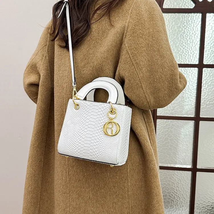 Elegant Crossbody Ladies Hand Bag High-end Luxury Leather Popular Classic Casual Simple Vintage Trendy Design Commuter Tote Bag