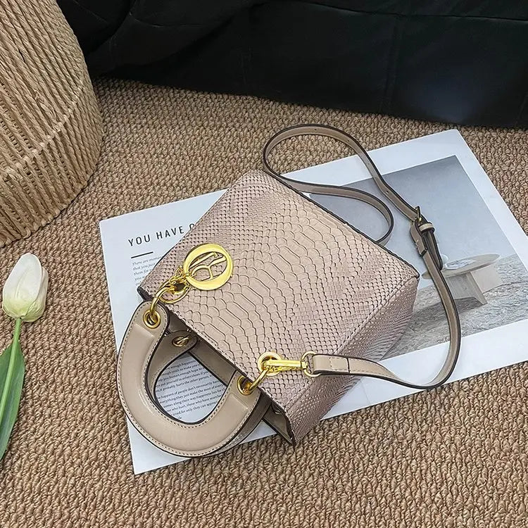 Elegant Crossbody Ladies Hand Bag High-end Luxury Leather Popular Classic Casual Simple Vintage Trendy Design Commuter Tote Bag