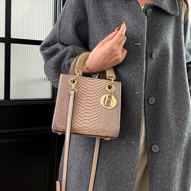 Elegant Crossbody Ladies Hand Bag High-end Luxury Leather Popular Classic Casual Simple Vintage Trendy Design Commuter Tote Bag