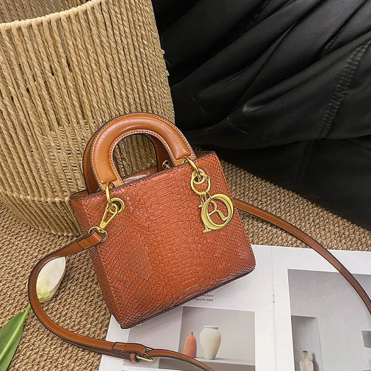Elegant Crossbody Ladies Hand Bag High-end Luxury Leather Popular Classic Casual Simple Vintage Trendy Design Commuter Tote Bag