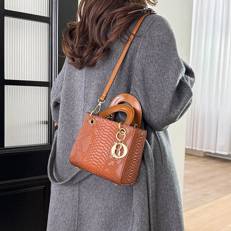 Elegant Crossbody Ladies Hand Bag High-end Luxury Leather Popular Classic Casual Simple Vintage Trendy Design Commuter Tote Bag