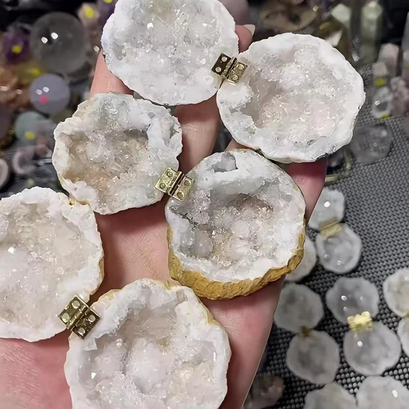 Natural Crystal Ring Box Moroccan Crystal Cave Jewelry Box Display Stand Rings Organizers Storage Container Valentine's Day Gift