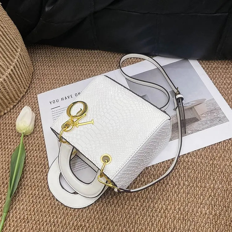 Elegant Crossbody Ladies Hand Bag High-end Luxury Leather Popular Classic Casual Simple Vintage Trendy Design Commuter Tote Bag